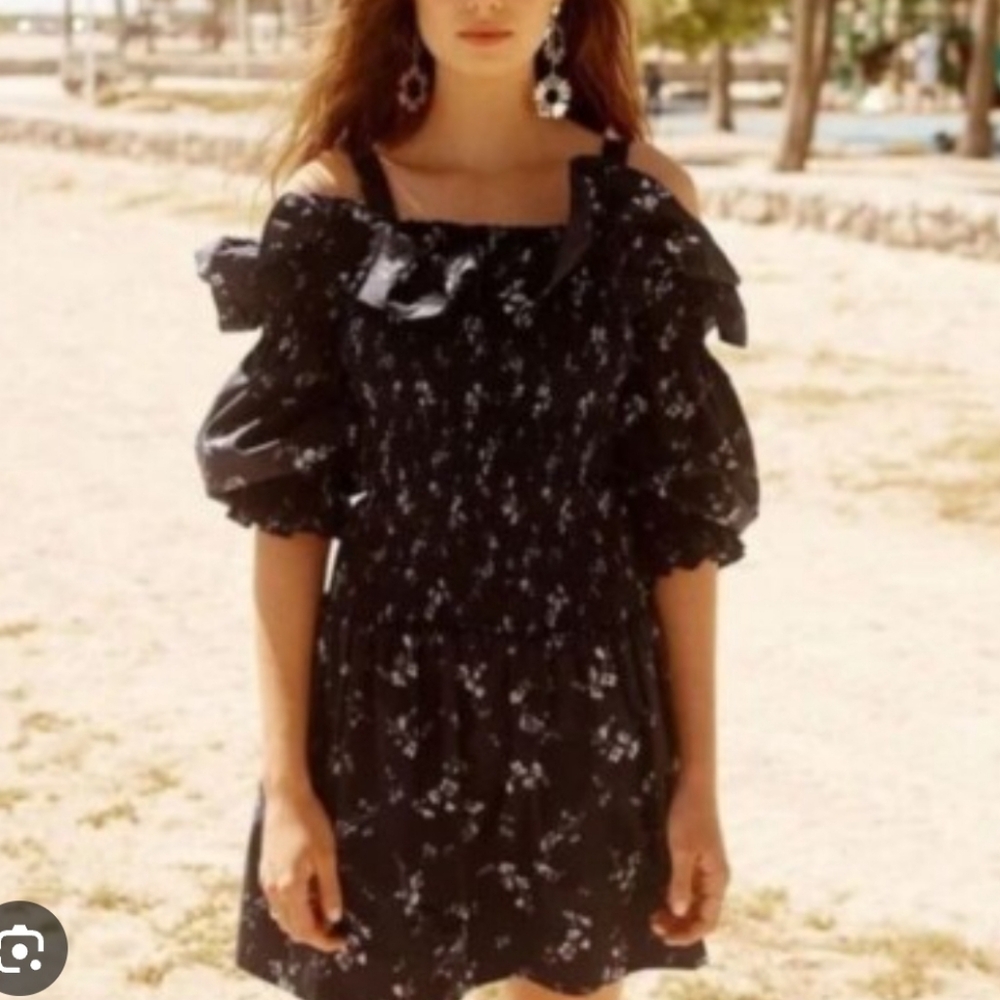 Rebbeca Taylor Off The Shoulder Smocked Ruffle Poplin Navy Floral Dress. 4